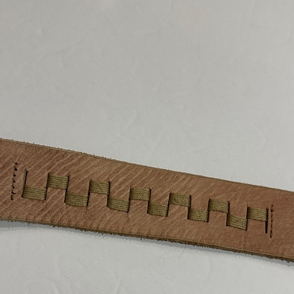 Fossil patchwork green/pink/blue Belt with grommets and embroidery 31-36” - Picture 6 of 9